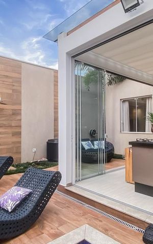 Casa à venda com 290m², 3 quartos e 4 vagas Casa à venda com 290m², 3 quartos e 4 vagasPiscina