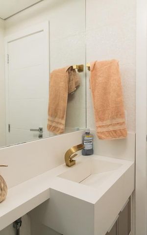 Casa à venda com 290m², 3 quartos e 4 vagas Casa à venda com 290m², 3 quartos e 4 vagasBanheiro da Suíte 2