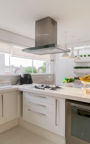 Casa à venda com 290m², 3 quartos e 4 vagas Casa à venda com 290m², 3 quartos e 4 vagasCozinha