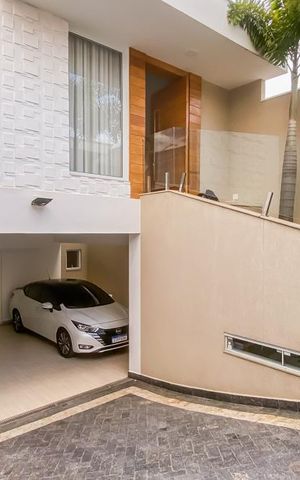 Casa à venda com 290m², 3 quartos e 4 vagas Casa à venda com 290m², 3 quartos e 4 vagasGaragem