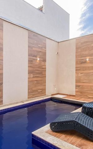 Casa à venda com 290m², 3 quartos e 4 vagas Casa à venda com 290m², 3 quartos e 4 vagasPiscina