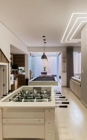 Casa à venda com 290m², 3 quartos e 4 vagas Casa à venda com 290m², 3 quartos e 4 vagasÁrea comum - Jogos
