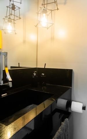 Casa à venda com 290m², 3 quartos e 4 vagas Casa à venda com 290m², 3 quartos e 4 vagasBanheiro da Suíte 3