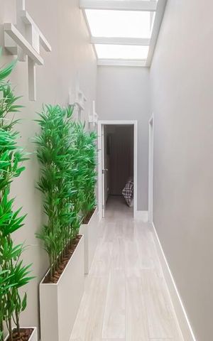 Casa à venda com 290m², 3 quartos e 4 vagas Casa à venda com 290m², 3 quartos e 4 vagasCorredor