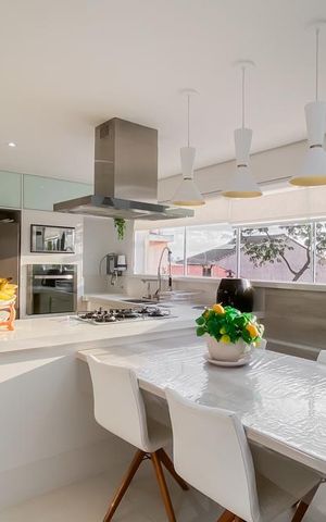Casa à venda com 290m², 3 quartos e 4 vagas Casa à venda com 290m², 3 quartos e 4 vagasCozinha