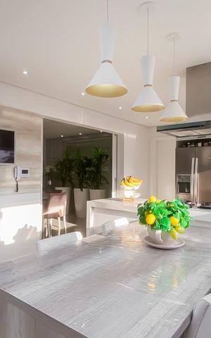 Casa à venda com 290m², 3 quartos e 4 vagas Casa à venda com 290m², 3 quartos e 4 vagasCozinha