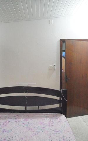 Casa à venda com 180m², 2 quartos e 3 vagas Casa à venda com 180m², 2 quartos e 3 vagasQuarto 2