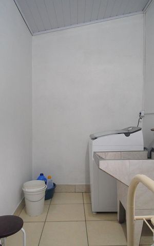 Casa à venda com 180m², 2 quartos e 3 vagas Casa à venda com 180m², 2 quartos e 3 vagasÁrea de Serviço