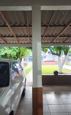Casa à venda com 180m², 2 quartos e 3 vagas Casa à venda com 180m², 2 quartos e 3 vagasVista do Quarto 2