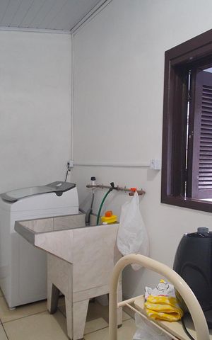 Casa à venda com 180m², 2 quartos e 3 vagas Casa à venda com 180m², 2 quartos e 3 vagasÁrea de Serviço