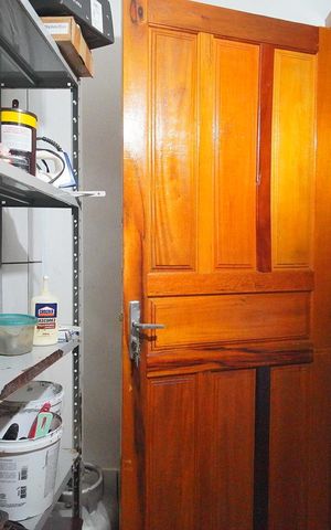 Casa à venda com 180m², 2 quartos e 3 vagas Casa à venda com 180m², 2 quartos e 3 vagasDespensa