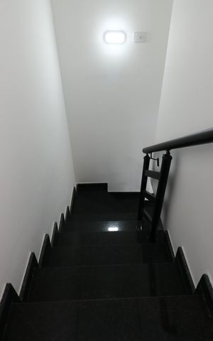Apartamento para alugar com 115m², 2 quartos e 1 vagaEscada