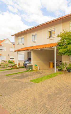 Casa de condomínio à venda com 109m², 3 quartos e 3 vagas Casa de condomínio à venda com 109m², 3 quartos e 3 vagasFachada