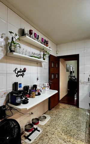Casa à venda com 204m², 4 quartos e 3 vagas Casa à venda com 204m², 4 quartos e 3 vagasCozinha