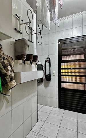 Casa à venda com 204m², 4 quartos e 3 vagas Casa à venda com 204m², 4 quartos e 3 vagasÁrea de Serviço