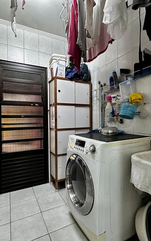 Casa à venda com 204m², 4 quartos e 3 vagas Casa à venda com 204m², 4 quartos e 3 vagasÁrea de Serviço
