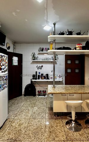 Casa à venda com 204m², 4 quartos e 3 vagas Casa à venda com 204m², 4 quartos e 3 vagasCozinha