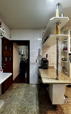 Casa à venda com 204m², 4 quartos e 3 vagas Casa à venda com 204m², 4 quartos e 3 vagasCozinha