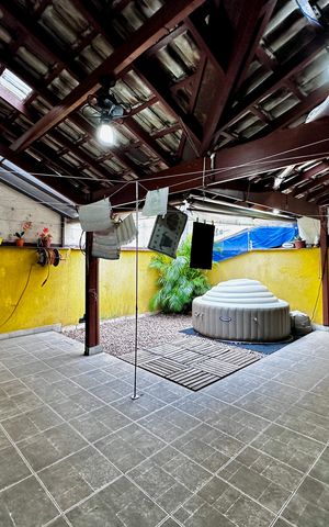 Casa à venda com 204m², 4 quartos e 3 vagas Casa à venda com 204m², 4 quartos e 3 vagasQuintal