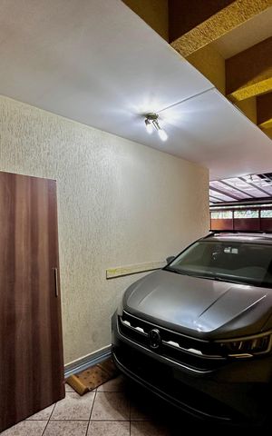 Casa à venda com 204m², 4 quartos e 3 vagas Casa à venda com 204m², 4 quartos e 3 vagasGaragem
