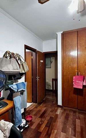 Casa à venda com 204m², 4 quartos e 3 vagas Casa à venda com 204m², 4 quartos e 3 vagasSuíte 2