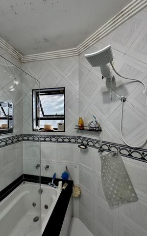 Casa à venda com 204m², 4 quartos e 3 vagas Casa à venda com 204m², 4 quartos e 3 vagasBanheiro Suíte 1