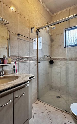Casa à venda com 204m², 4 quartos e 3 vagas Casa à venda com 204m², 4 quartos e 3 vagasBanheiro Social