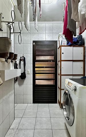 Casa à venda com 204m², 4 quartos e 3 vagas Casa à venda com 204m², 4 quartos e 3 vagasÁrea de Serviço