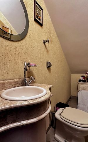 Casa à venda com 204m², 4 quartos e 3 vagas Casa à venda com 204m², 4 quartos e 3 vagasLavabo