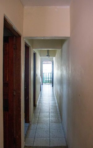 Casa à venda com 270m², 5 quartos e 2 vagasCorredor Casa 1
