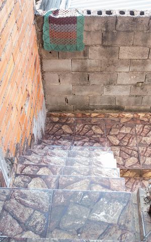 Casa à venda com 270m², 5 quartos e 2 vagasEscada