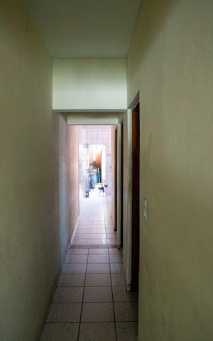 Casa à venda com 270m², 5 quartos e 2 vagasCorredor Casa 1