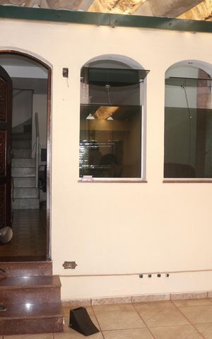 Casa à venda com 176m², 3 quartos e 2 vagasGaragem