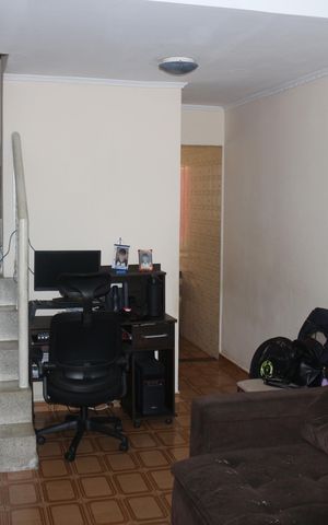 Casa à venda com 176m², 3 quartos e 2 vagasSala