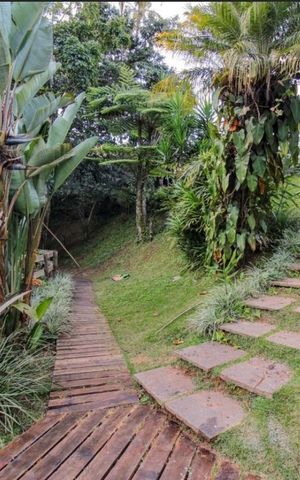 Casa à venda com 360m², 4 quartos e 4 vagas Casa à venda com 360m², 4 quartos e 4 vagasJardim
