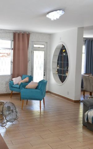 Casa de condomínio à venda com 120m², 5 quartos e 2 vagas Casa de condomínio à venda com 120m², 5 quartos e 2 vagasSala 1