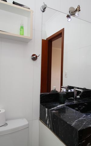 Casa à venda com 260m², 3 quartos e 3 vagasBanheiro