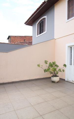 Casa à venda com 260m², 3 quartos e 3 vagasCobertura