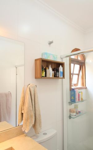 Casa à venda com 260m², 3 quartos e 3 vagasBanheiro 2