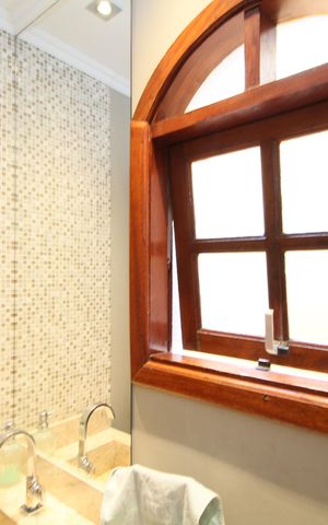 Casa à venda com 260m², 3 quartos e 3 vagasQuarto 3 Banheiro