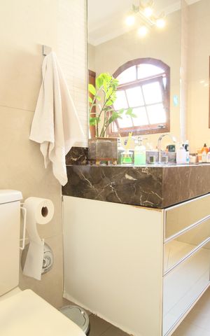 Casa à venda com 260m², 3 quartos e 3 vagasBanheiro 3