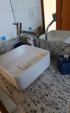 Apartamento à venda com 47m², 2 quartos e 2 vagasBanheiro da Suíte - Pia