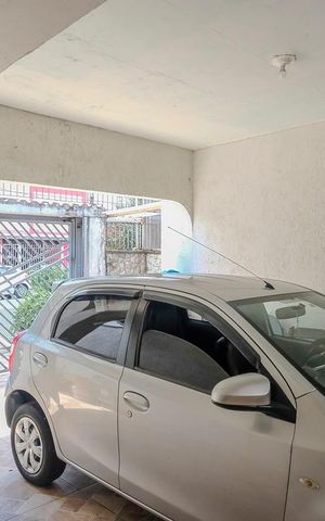 Casa à venda com 197m², 4 quartos e 2 vagasGaragem