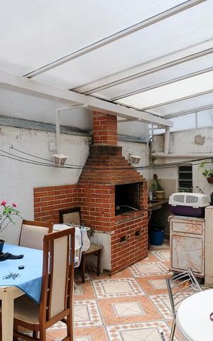 Casa à venda com 197m², 4 quartos e 2 vagasQuintal