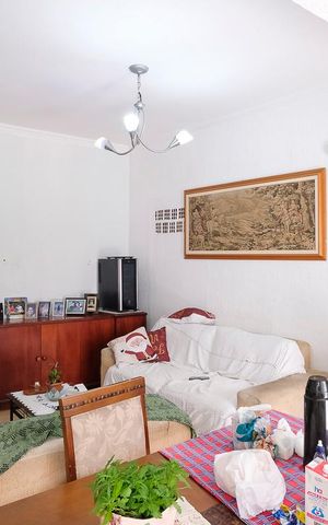 Casa à venda com 197m², 4 quartos e 2 vagasSala