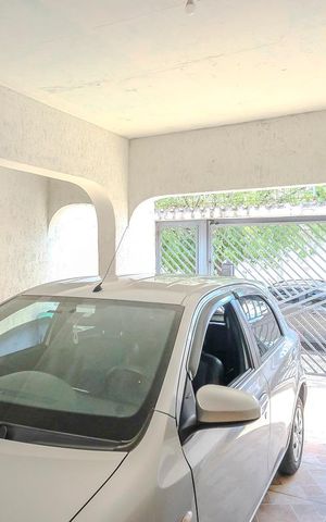 Casa à venda com 197m², 4 quartos e 2 vagasGaragem