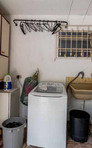 Casa à venda com 150m², 2 quartos e 3 vagas Casa à venda com 150m², 2 quartos e 3 vagasÁrea de Serviço