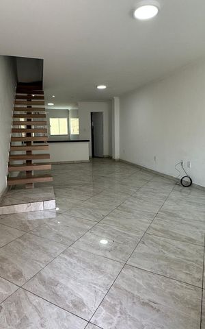 Casa de condomínio à venda com 140m², 2 quartos e 1 vaga Casa de condomínio à venda com 140m², 2 quartos e 1 vagaSala