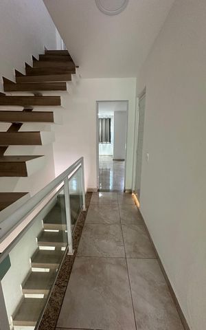 Casa de condomínio à venda com 140m², 2 quartos e 1 vaga Casa de condomínio à venda com 140m², 2 quartos e 1 vagaSala