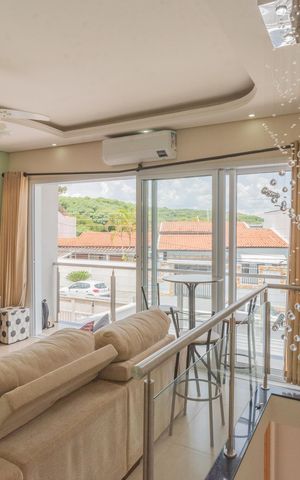 Casa à venda com 125m², 2 quartos e 2 vagas Casa à venda com 125m², 2 quartos e 2 vagasSala